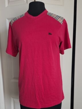Vintage Men's Red Short-Sleeve Tee with Plaid Shoulder Accents